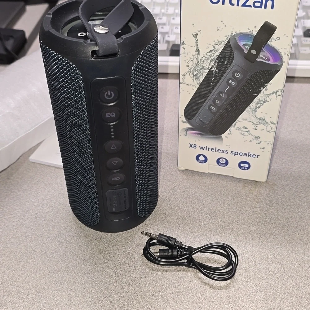 (C1)  Lot of 2 Bluetooth wireless speakers